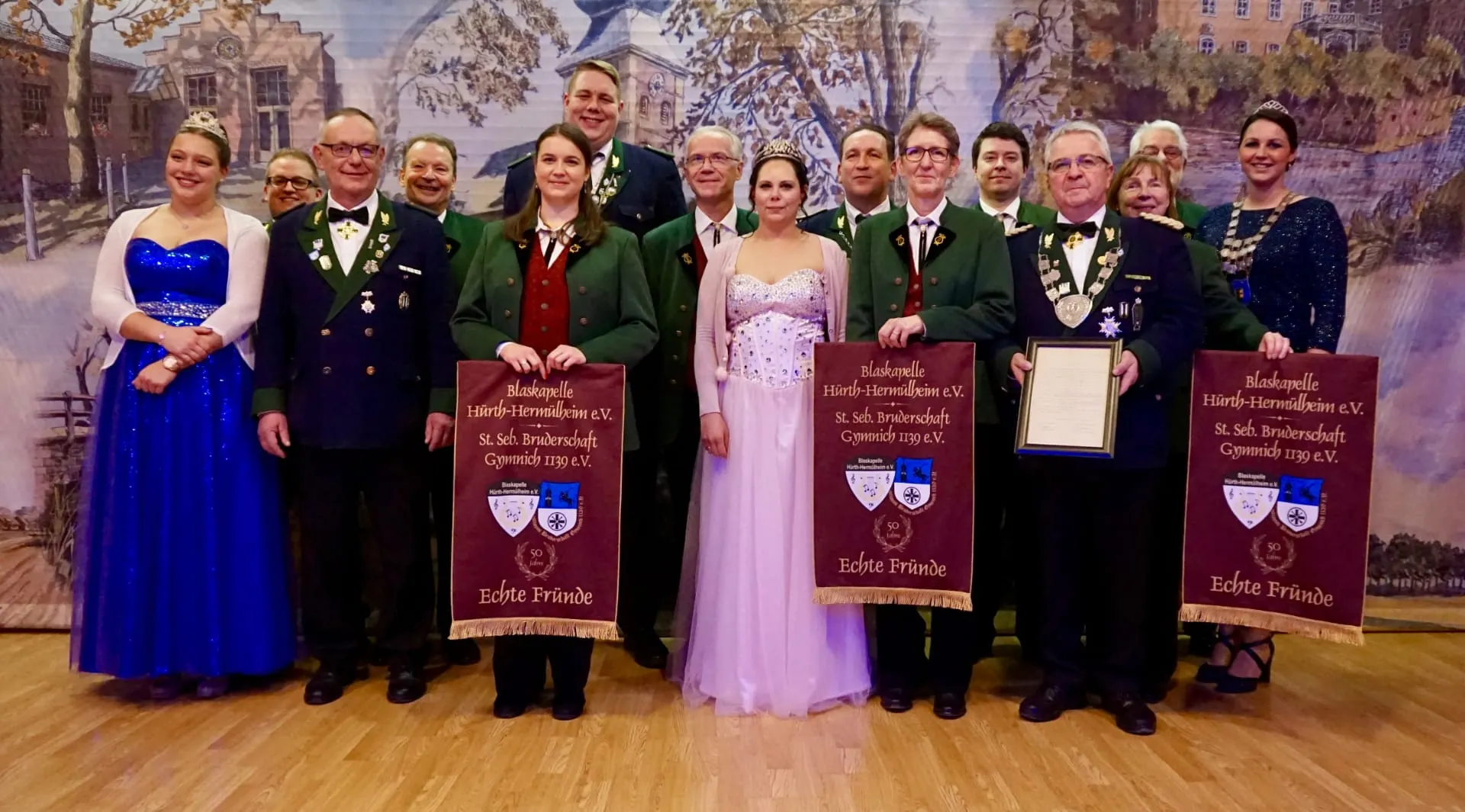 Gruppenfoto Blaskapelle Hürth Hermülheim und St. Seb. Bruderschaft Gymnich