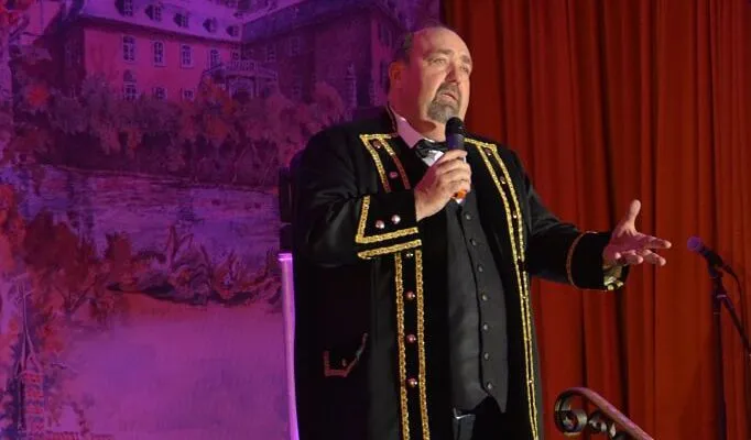 Bärchen Sester bei der Moderation