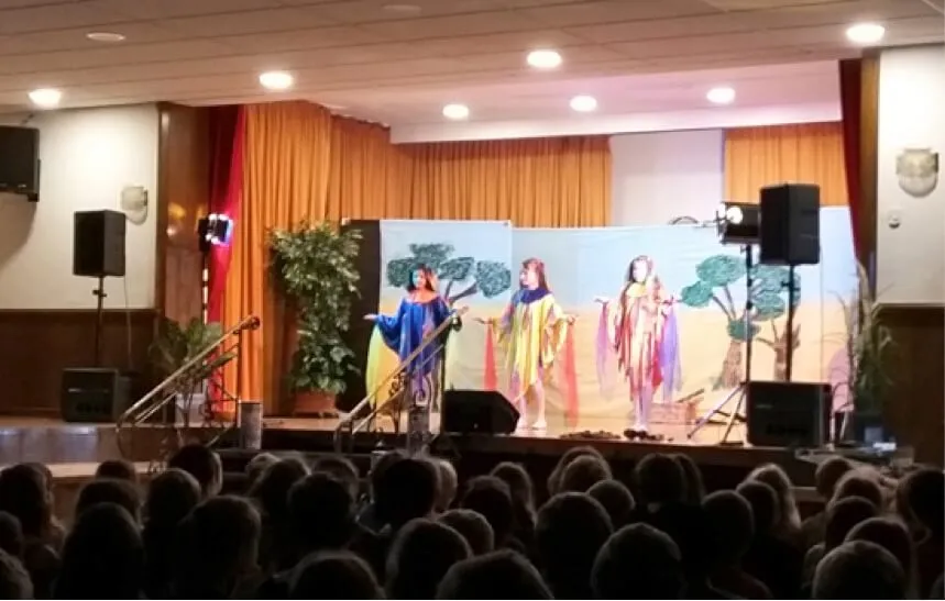 Tuishi pamoja - Musical im Bruderschaftshaus