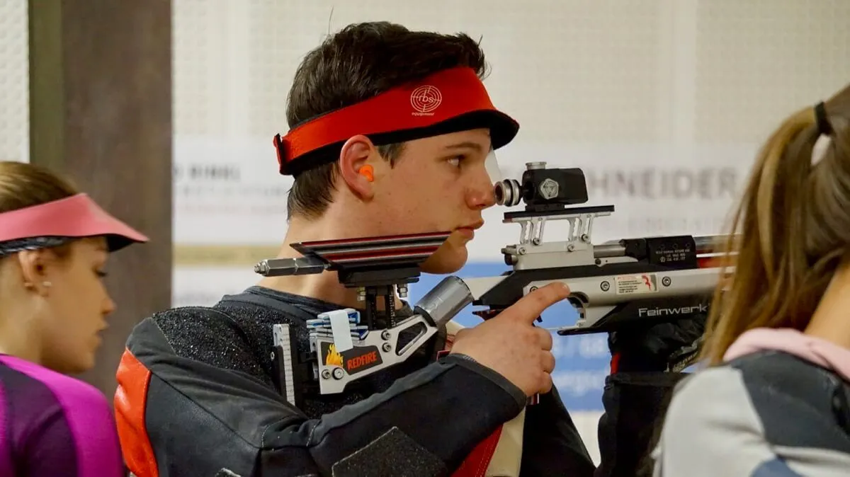 Luftgewehr im Anschlag