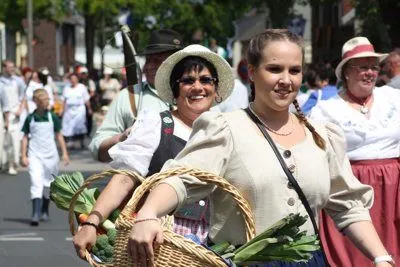 Historischer Umzug beim Jubiläumsfest