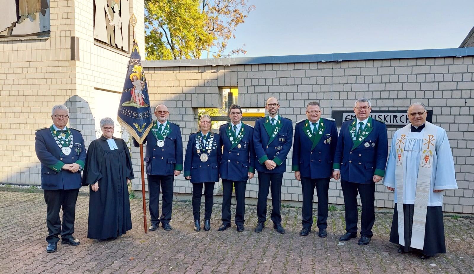 Abordnung unserer Bruderschaft beim letzten Gottesdienst in der Emmauskirche Gymnich