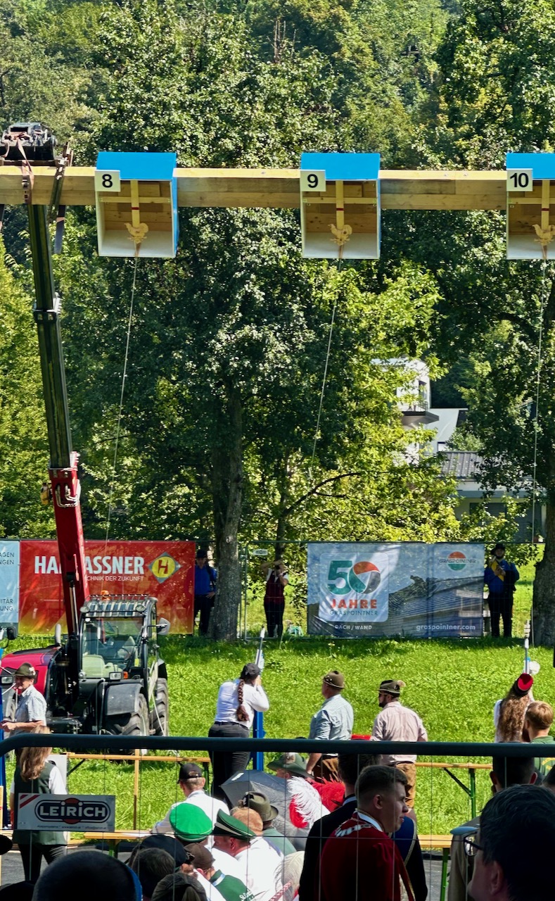 Mia Axer am Hochstand beim Europaprinzenschießen