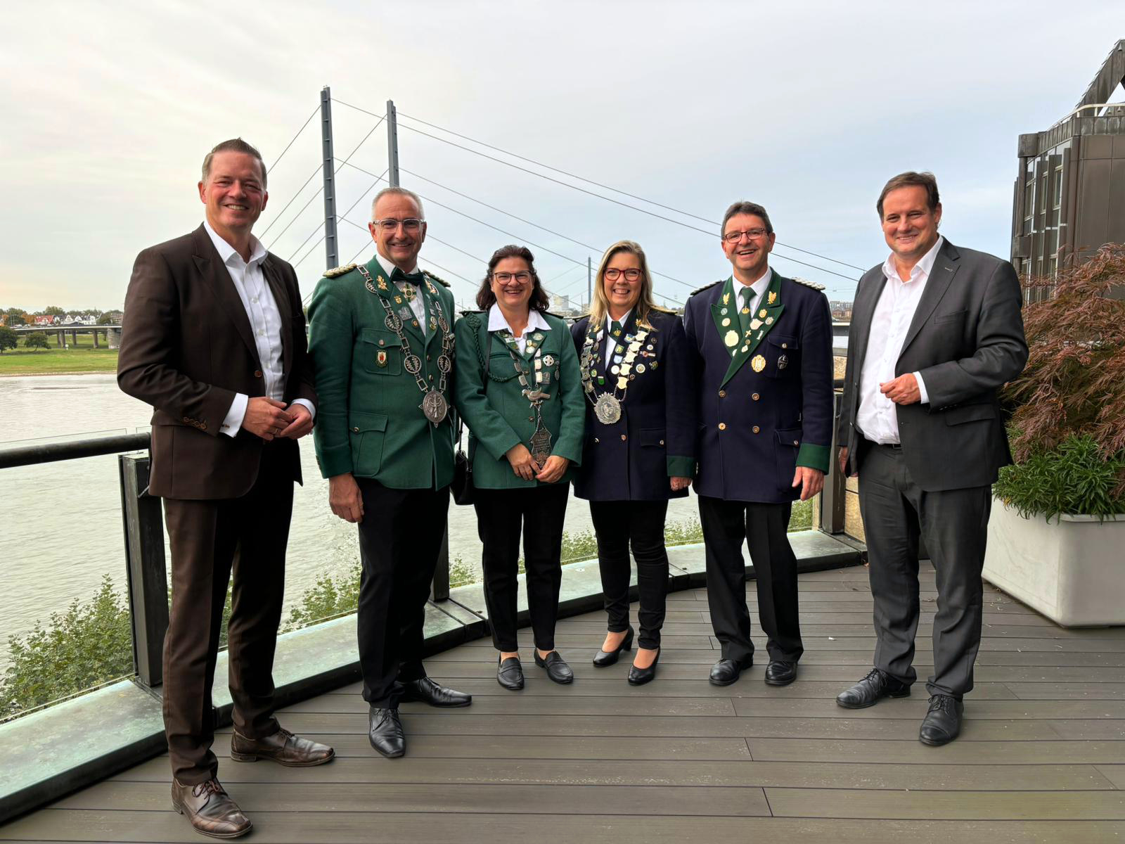 Gruppenfoto der Gymnicher Schützen mit Gregor Golland und Thorsten Schick