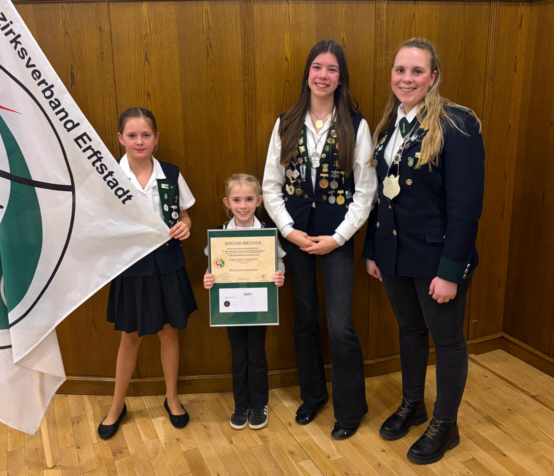 Gruppenfoto mit unserer neuen Bezirksbambiniprinzessin Lara Smietana