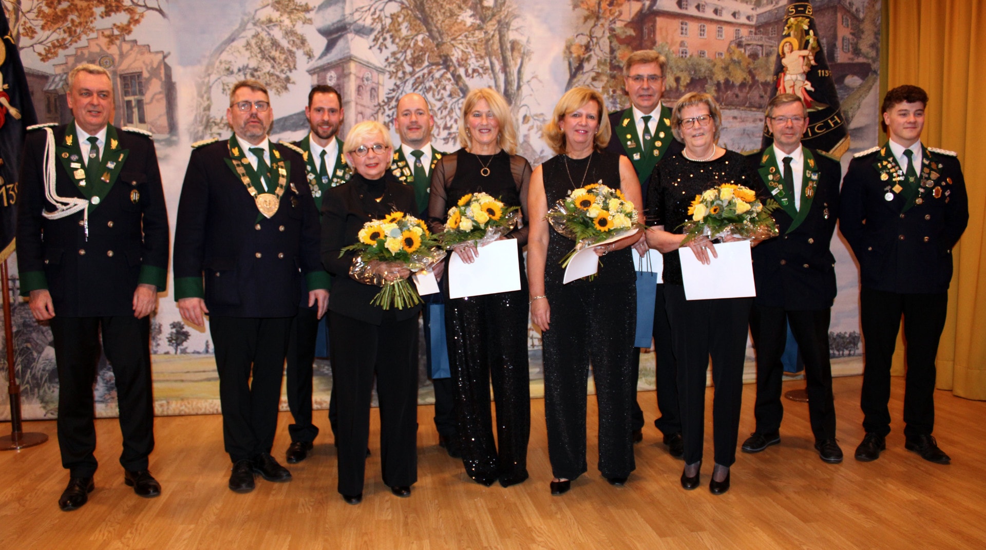 Gruppenfoto der geehrten Mitglieder